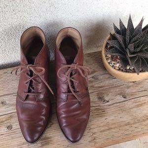 Frye Ruby Chukka Boots Size 8